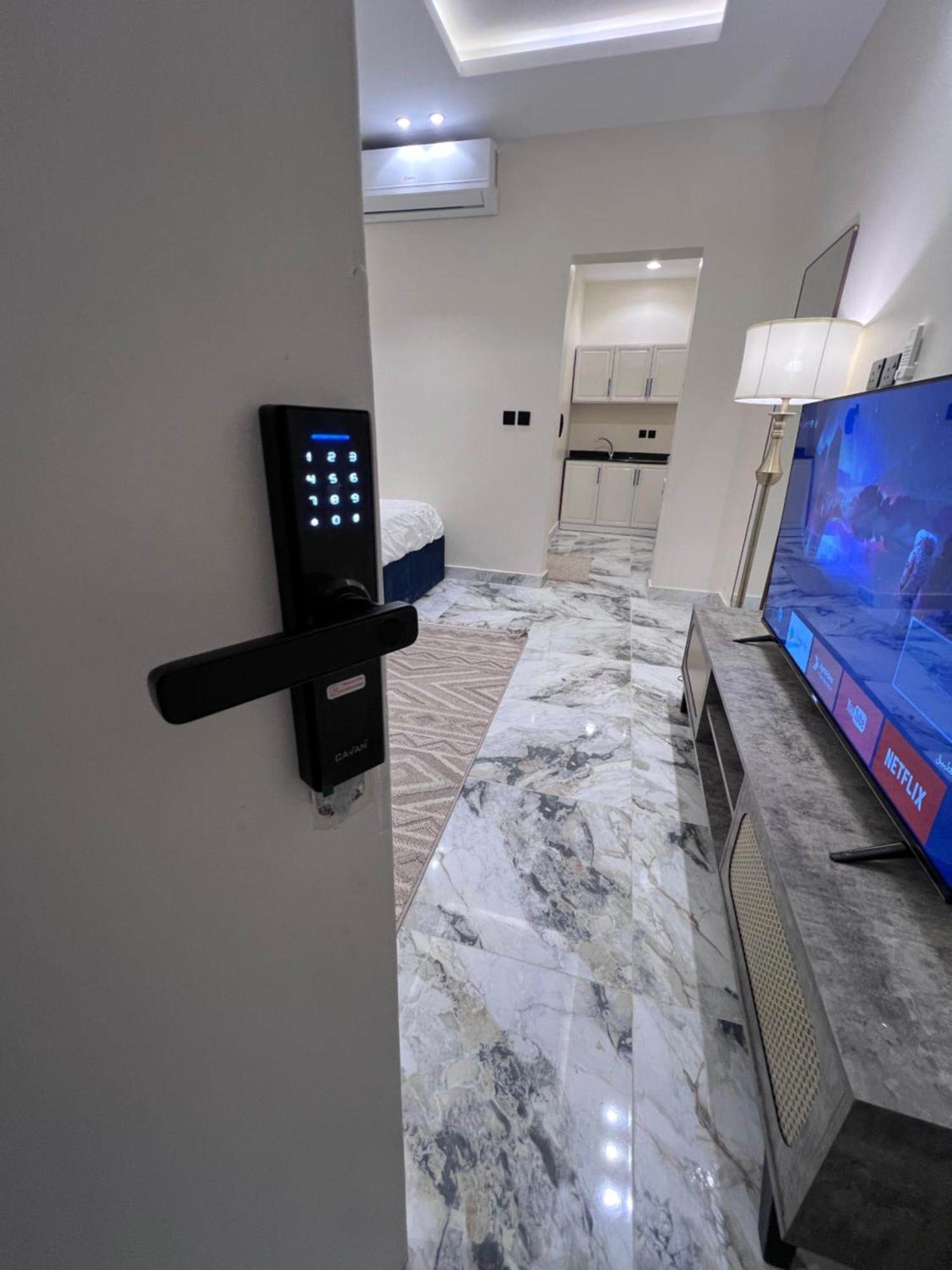 استوديو مودرن حطين امام بوليفارد سيتي Apartment *
